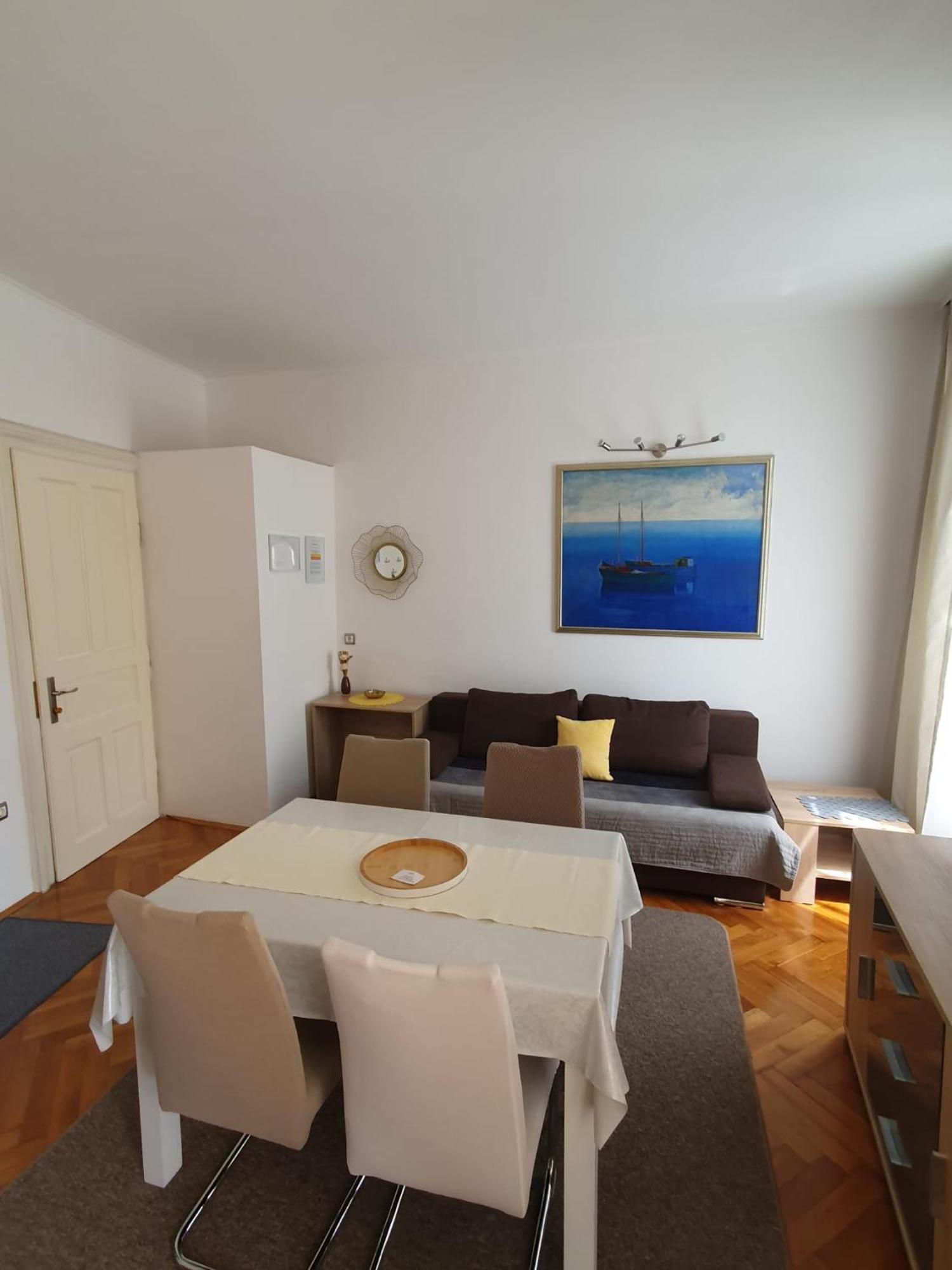 Apartment Sandra 2+2 *** Crikvenica Buitenkant foto