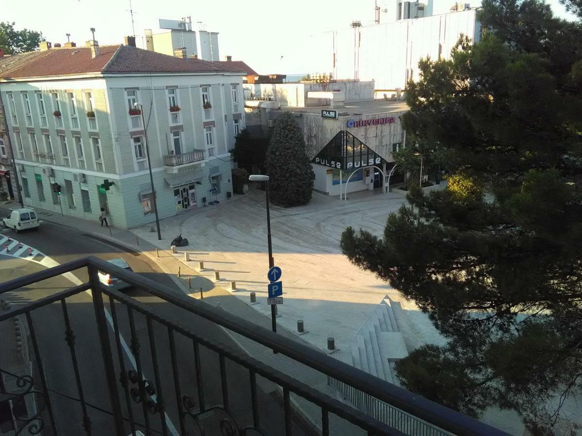 Apartment Sandra 2+2 *** Crikvenica Buitenkant foto