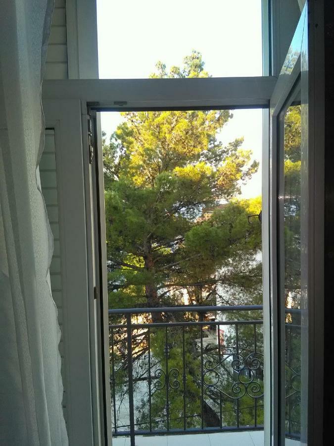 Apartment Sandra 2+2 *** Crikvenica Buitenkant foto