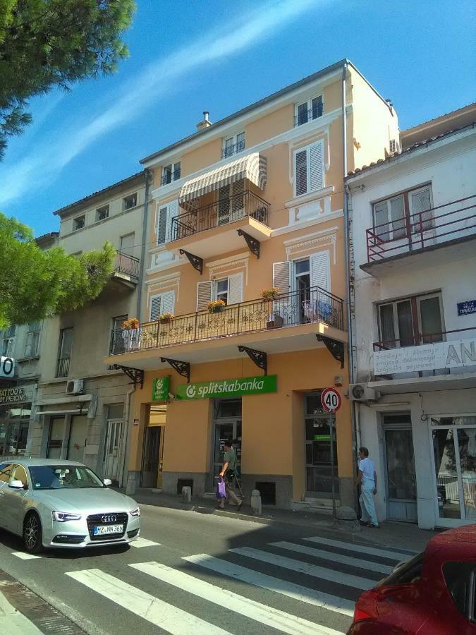 Apartment Sandra 2+2 *** Crikvenica Buitenkant foto