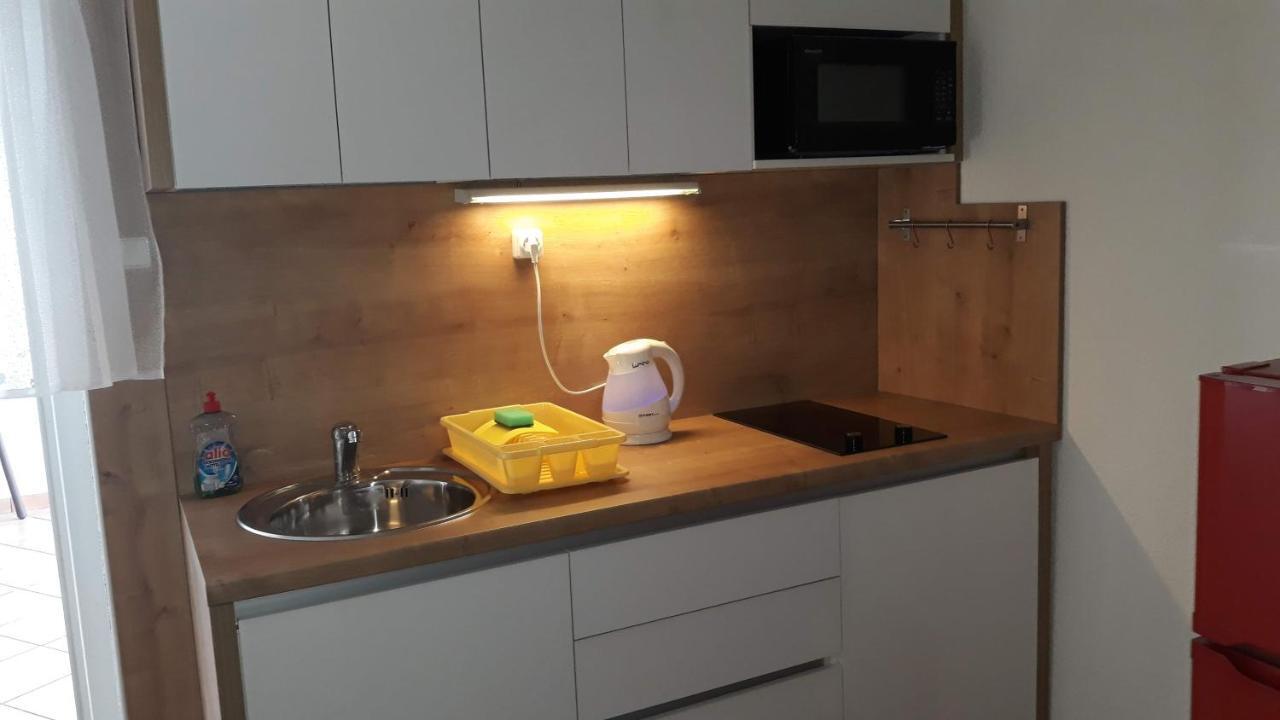 Apartment Sandra 2+2 *** Crikvenica Buitenkant foto